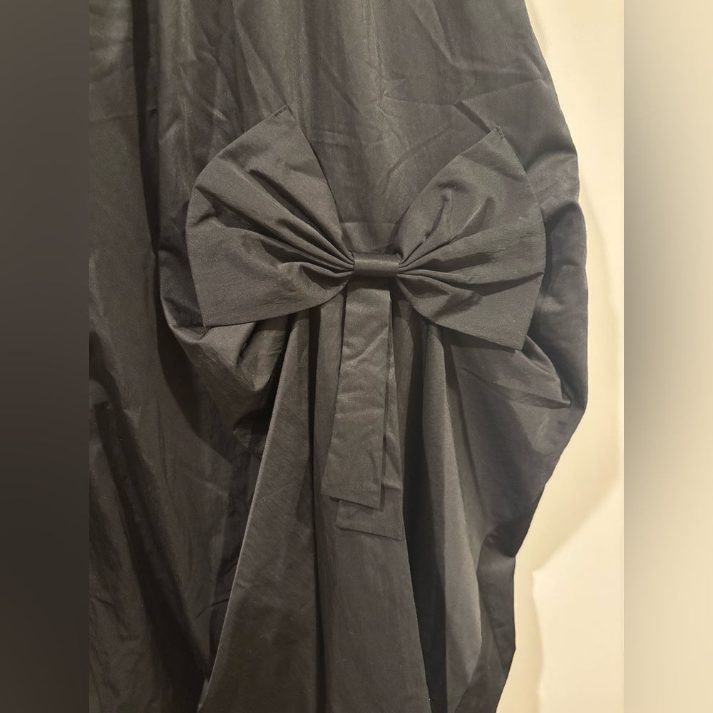 Gracia Black Asymmetrical Bubble Midi Skirt - Picture 7 of 12
